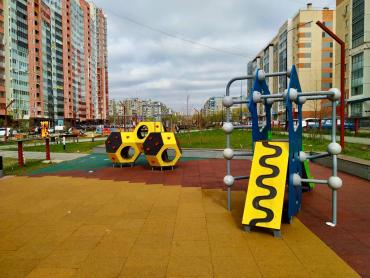 Фото На улице 40-летия Победы челябинцы теперь могут играть и заниматься спортом